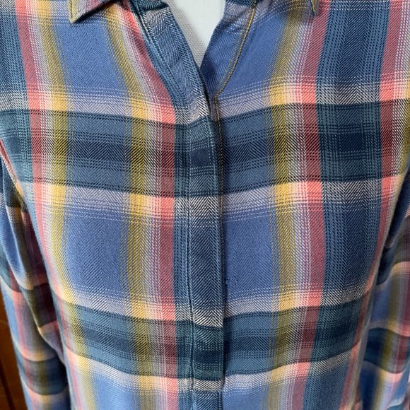 Women's Eddie Bauer‎ Button Up Pink Blue Plaid Super Soft Rayon XS - Picture 2 of 7